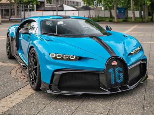 Bugatti Sports Car Puzzle - browser game screenshot