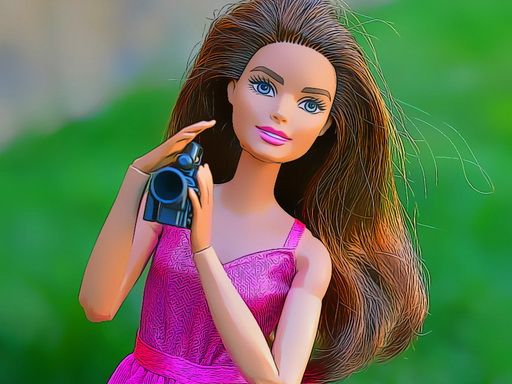 Brunette's Fashion Shots Jigsaw - browser game screenshot