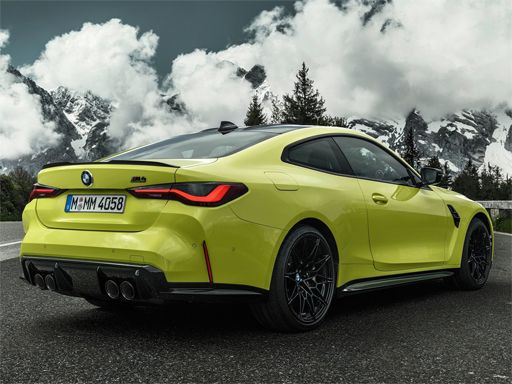 BMW M4 Coupe Puzzle - browser game screenshot