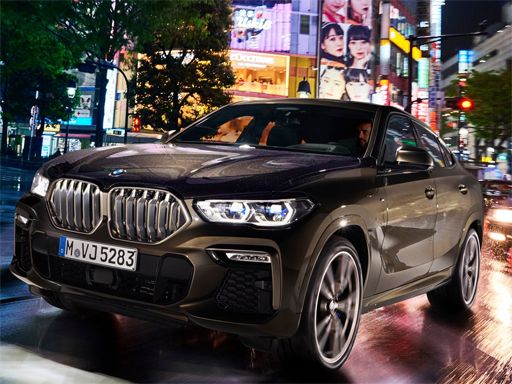 BMW X6 M50i Puzzle - browser game screenshot