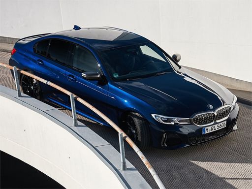 BMW M340i xDrive Puzzle - browser game screenshot